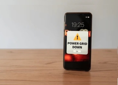 Emergency communication equipment for grid-down scenarios